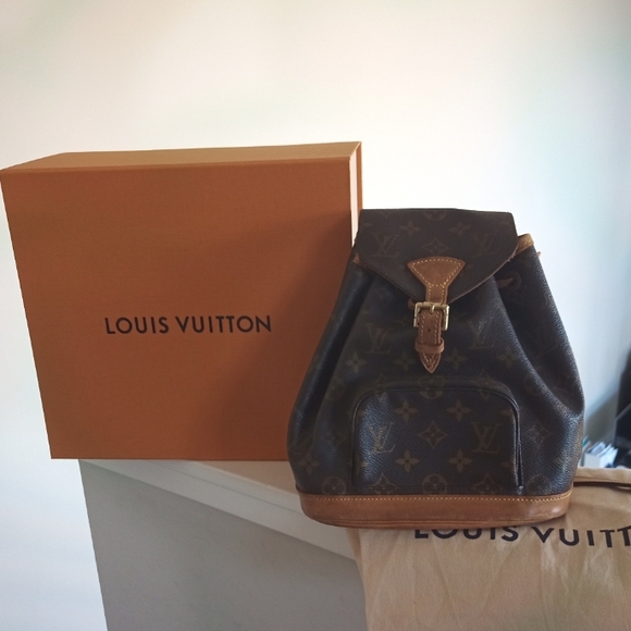 EXCEPTIONALLY CLEAN EUC LV Vintage Montsouris MM Backpack (w/ Dust Cover & Box) - Picture 16 of 16